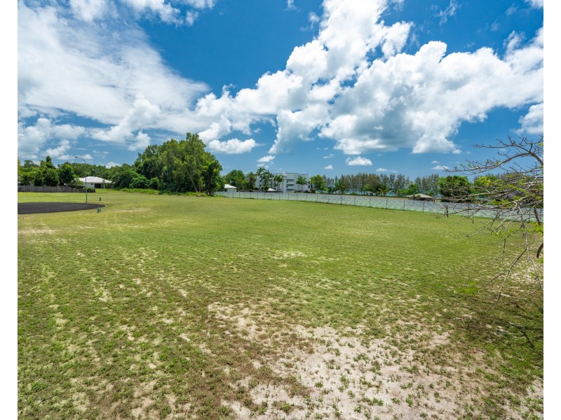 9 Seaview Court, Wongaling Beach QLD 4852
