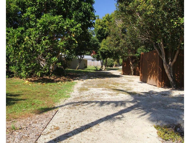 2 Reef Close, Mission Beach QLD 4852
