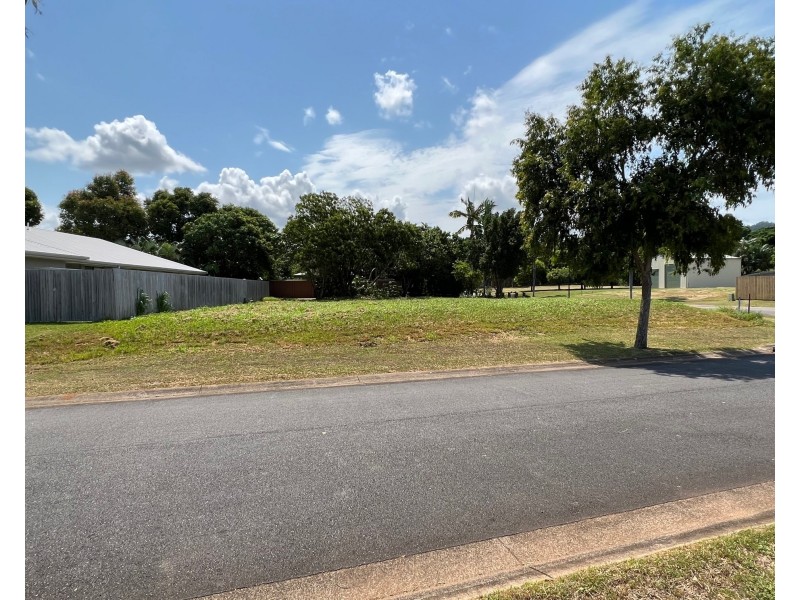 2 Reef Close, Mission Beach QLD 4852
