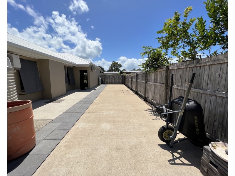 16 Heliconia Street, South Mission Beach QLD 4852