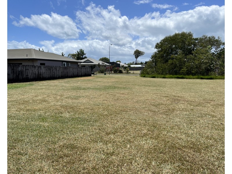 44 Midshipman St, South Mission Beach QLD 4852