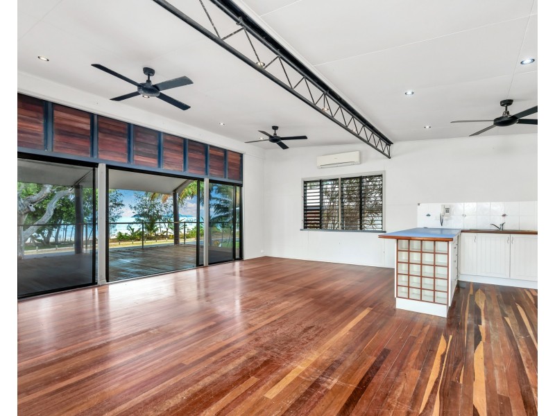 84 Kennedy Esp, South Mission Beach QLD 4852