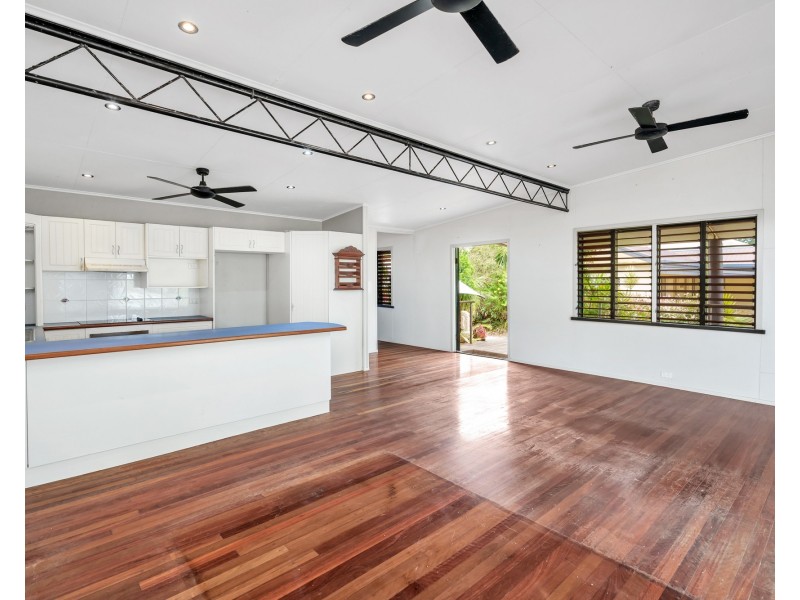 84 Kennedy Esp, South Mission Beach QLD 4852