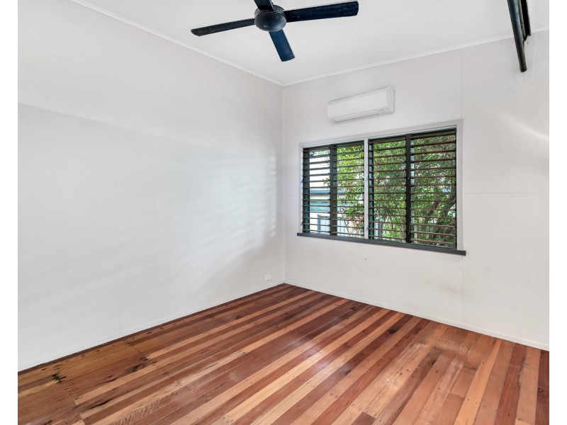84 Kennedy Esp, South Mission Beach QLD 4852
