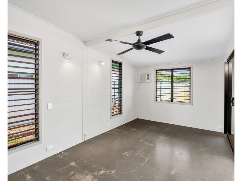 84 Kennedy Esp, South Mission Beach QLD 4852