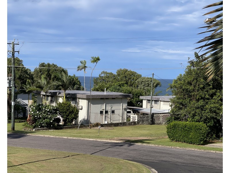 Unit 2/28 Mitchell St, South Mission Beach QLD 4852