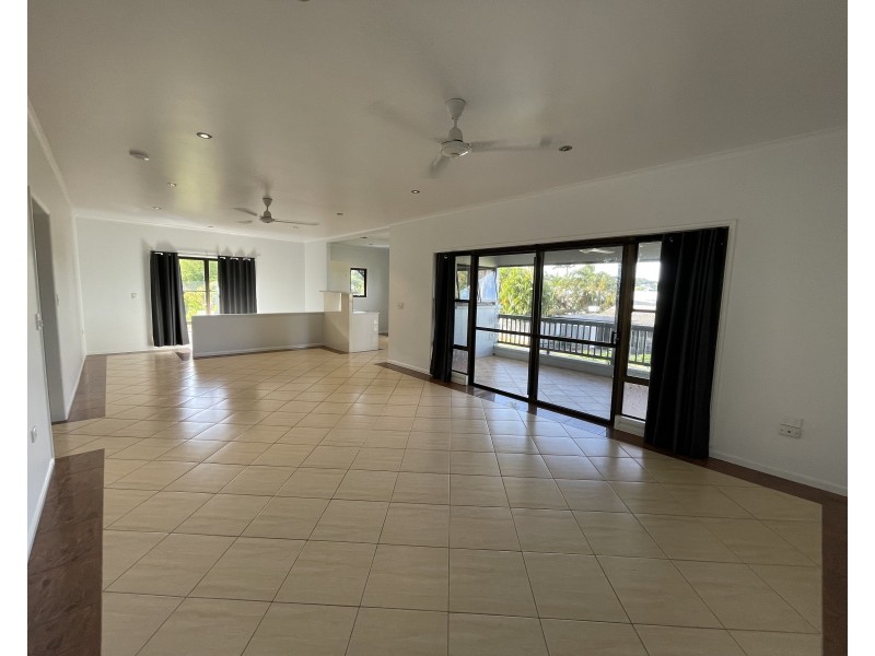 Unit 2/28 Mitchell St, South Mission Beach QLD 4852