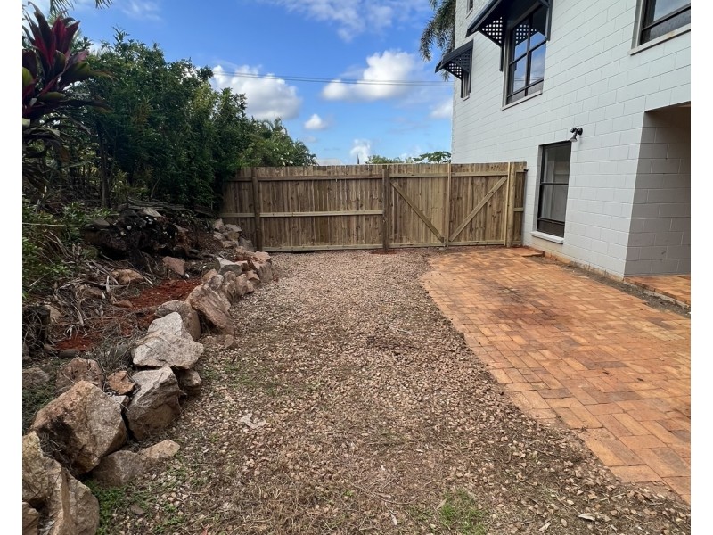 Unit 2/28 Mitchell St, South Mission Beach QLD 4852