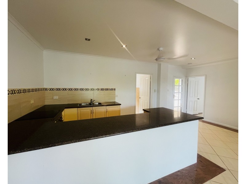 Unit 2/28 Mitchell St, South Mission Beach QLD 4852