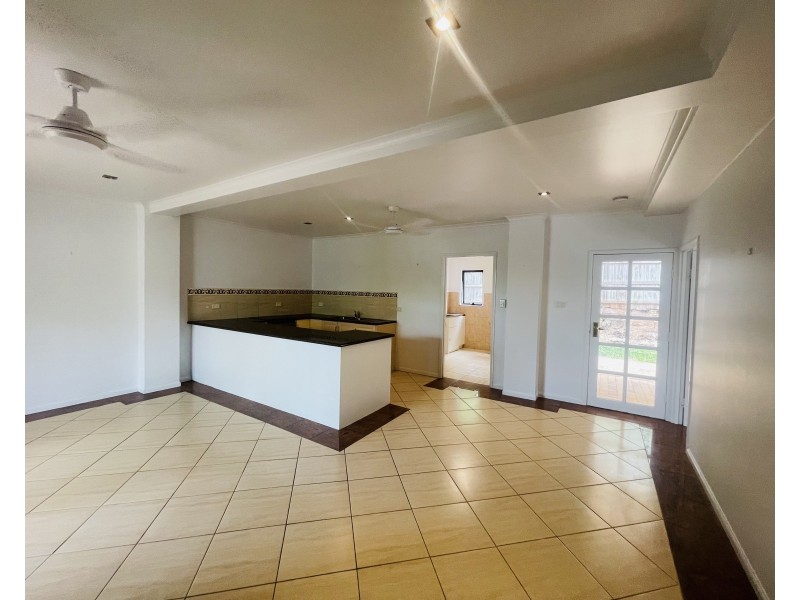 Unit 2/28 Mitchell St, South Mission Beach QLD 4852