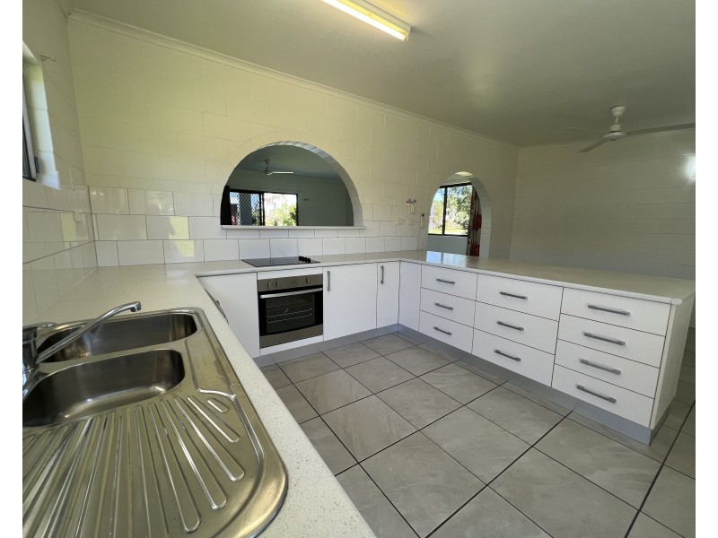 40 Mitchell St, South Mission Beach QLD 4852