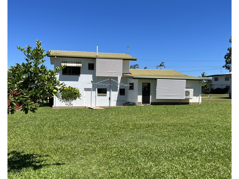 40 Mitchell St, South Mission Beach QLD 4852