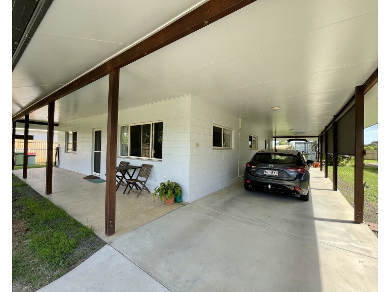 9 Amanda Cres, Tully Heads QLD 4854