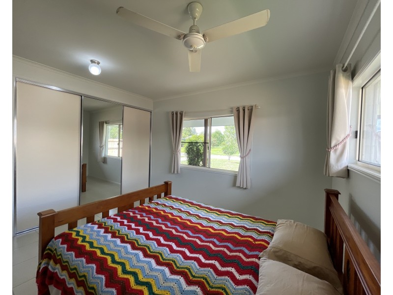 9 Amanda Cres, Tully Heads QLD 4854