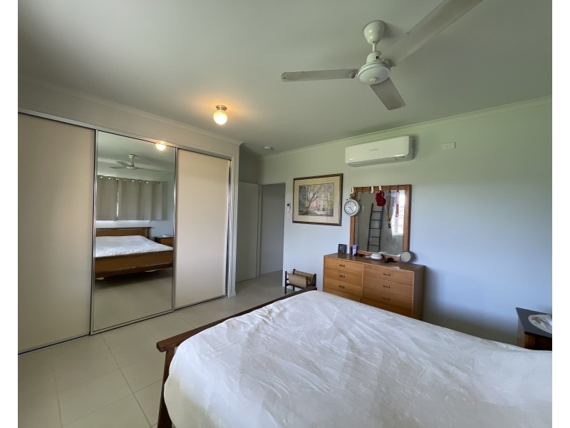 9 Amanda Cres, Tully Heads QLD 4854