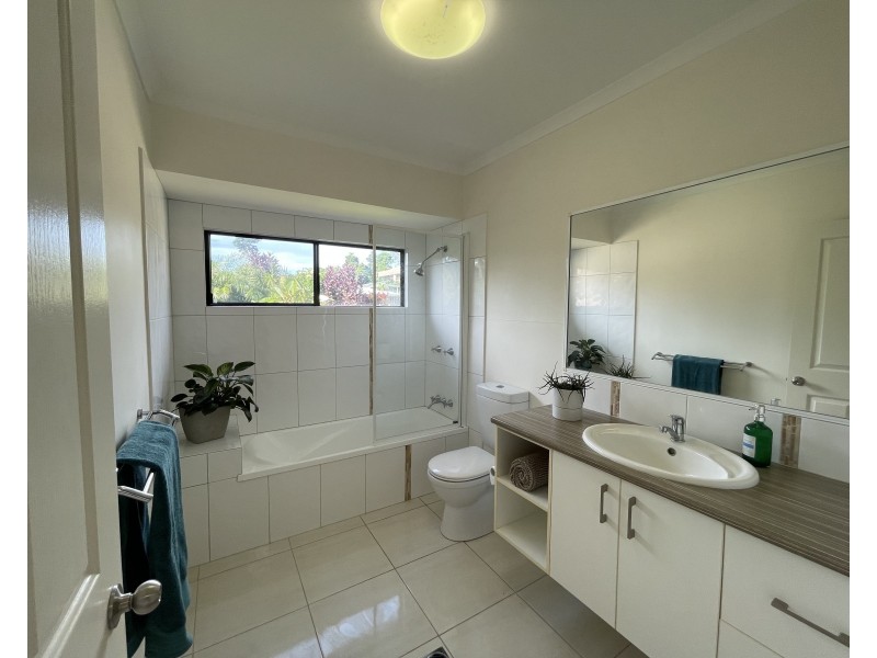 1, 9 Nautilus St, Mission Beach QLD 4852