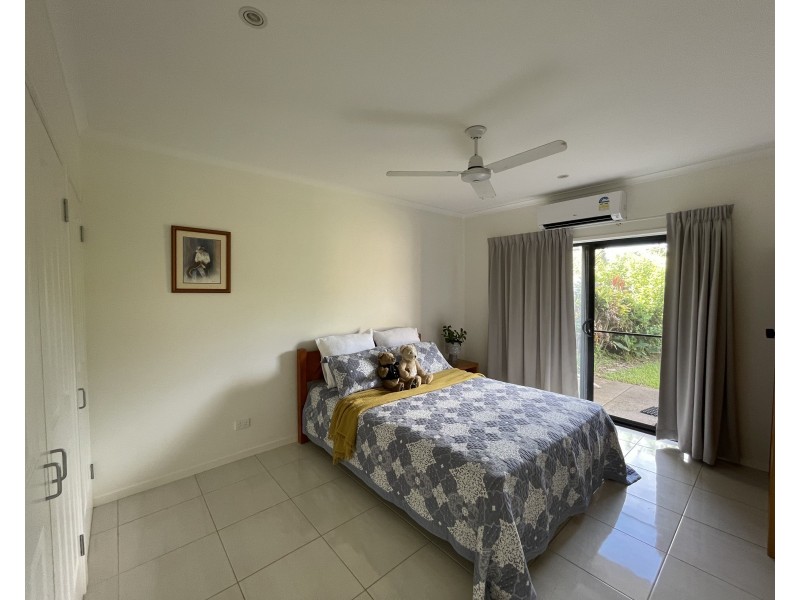 1, 9 Nautilus St, Mission Beach QLD 4852