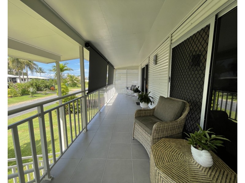 51 Taylor St, Tully Heads QLD 4854