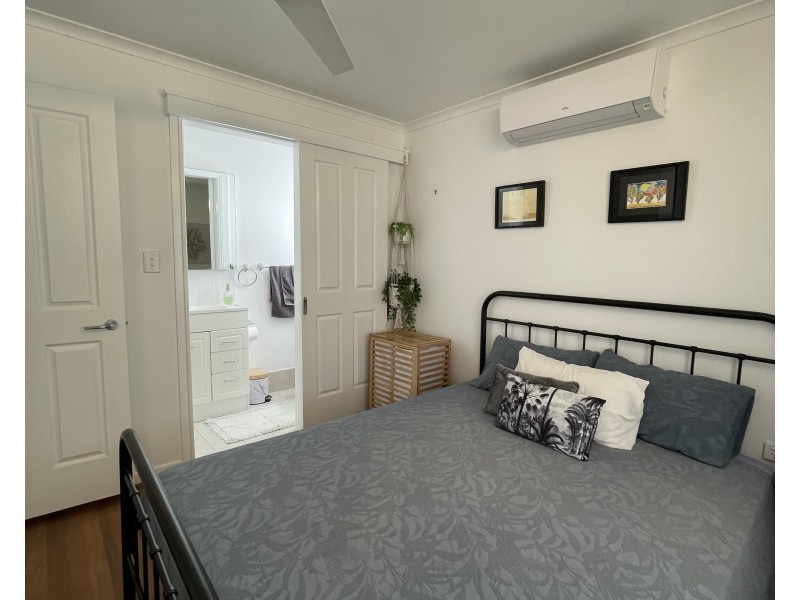 51 Taylor St, Tully Heads QLD 4854