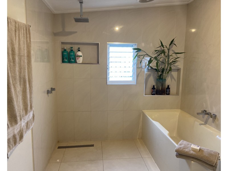 61134 Bruce Hwy, El Arish QLD 4855