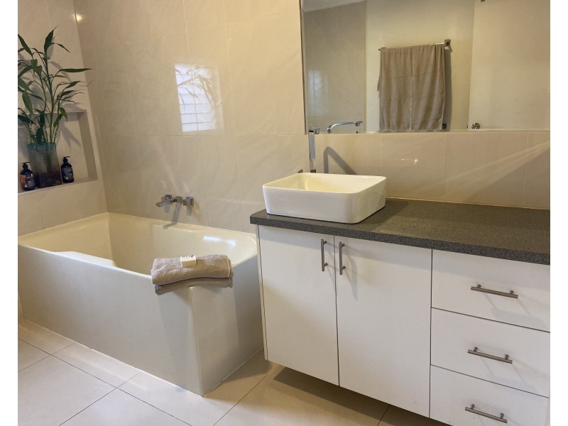 61134 Bruce Hwy, El Arish QLD 4855