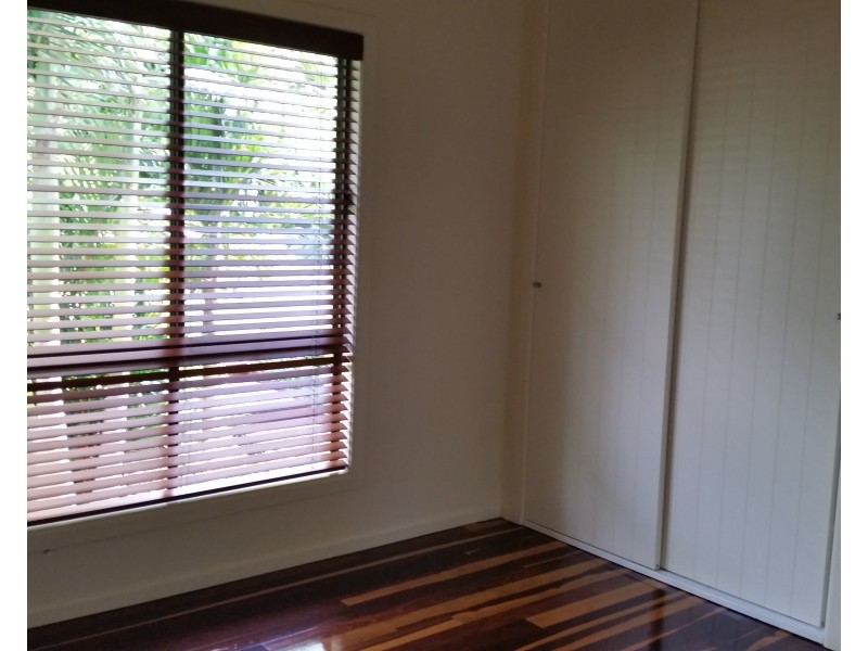 4 Commodore Street, South Mission Beach QLD 4852