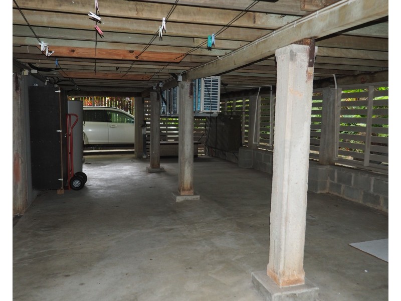 4 Commodore Street, South Mission Beach QLD 4852