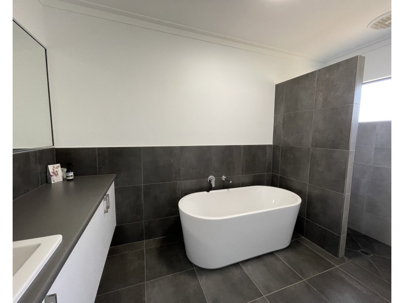 3 Cove Ct, Wongaling Beach QLD 4852