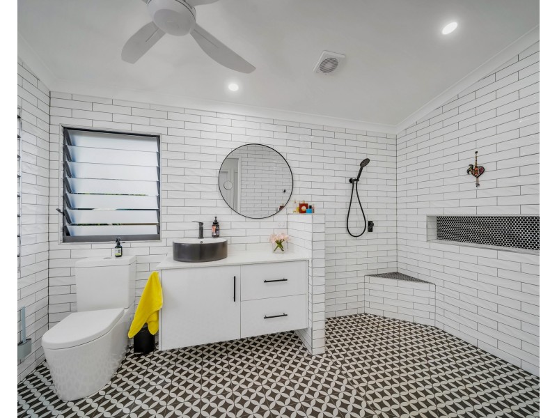 26 Porter Prom, Mission Beach QLD 4852