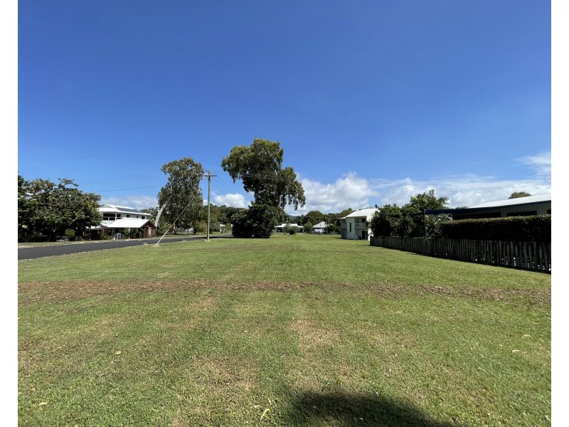 50-52 Seafarer St, South Mission Beach QLD 4852