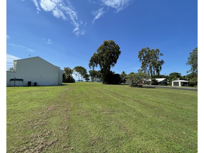 50-52 Seafarer St, South Mission Beach QLD 4852