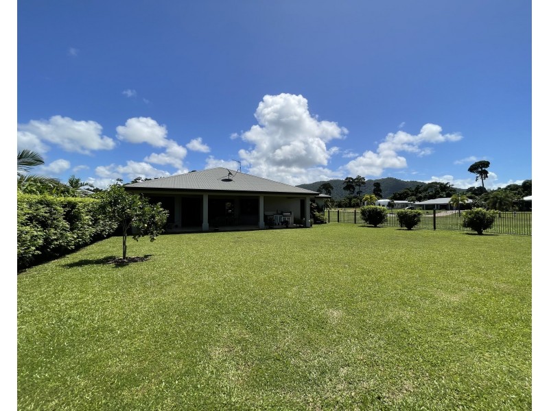 12 Nautilus St, Mission Beach QLD 4852