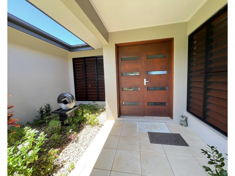 12 Nautilus St, Mission Beach QLD 4852