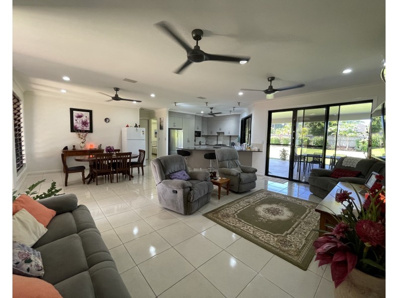 12 Nautilus St, Mission Beach QLD 4852