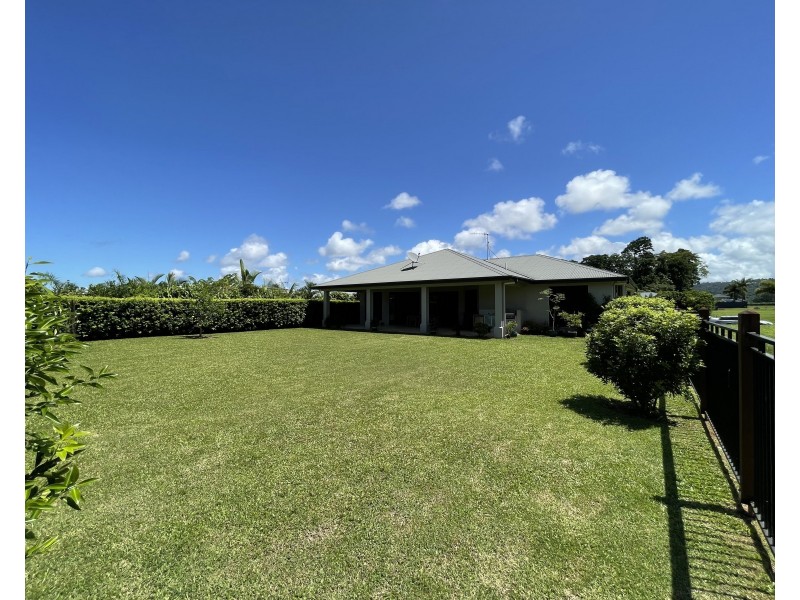 12 Nautilus St, Mission Beach QLD 4852