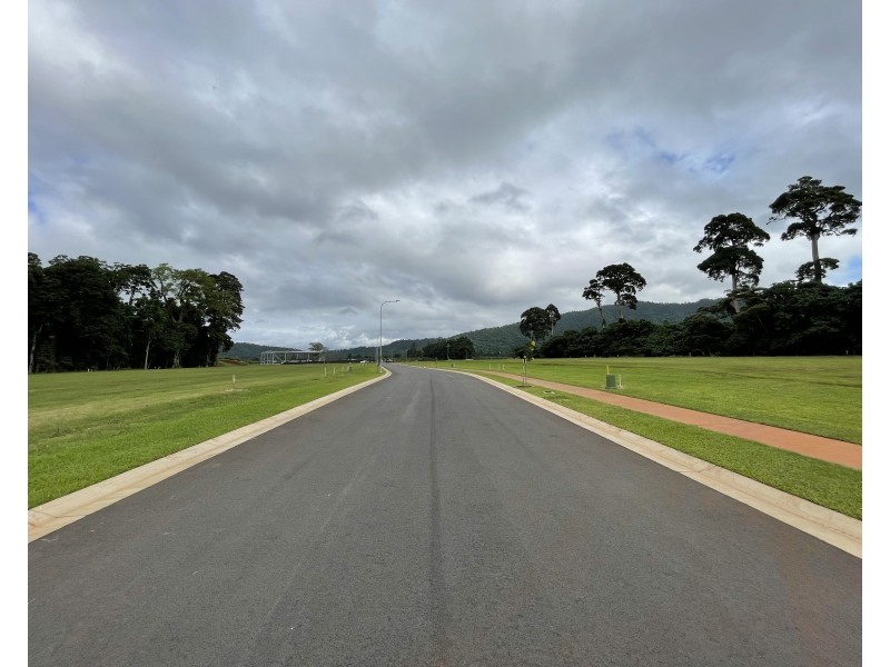 28 Nautilus St, Mission Beach QLD 4852