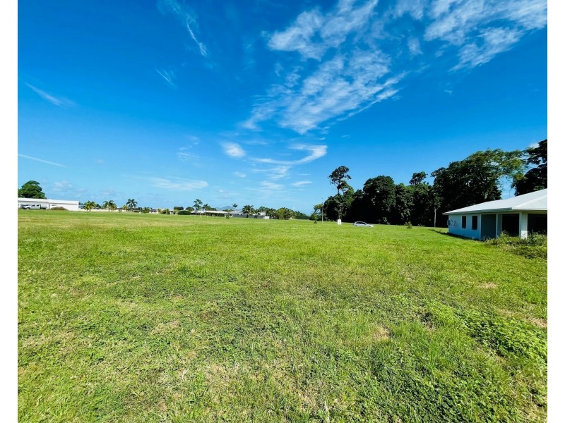 28 Nautilus St, Mission Beach QLD 4852