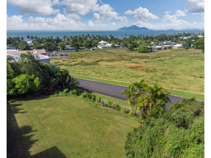 2 Rise Cres, Mission Beach QLD 4852
