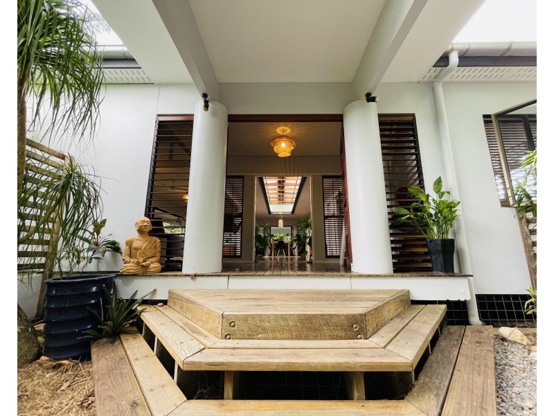 6 Jessie Lane, South Mission Beach QLD 4852