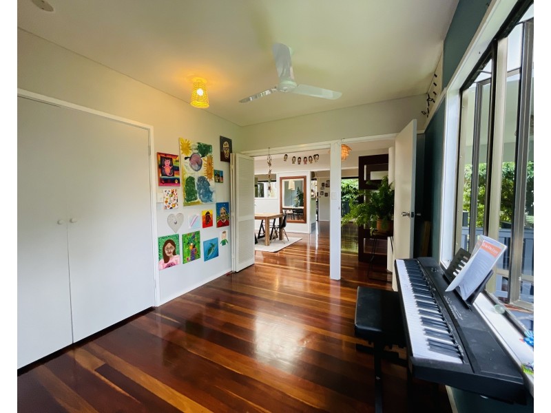 6 Jessie Lane, South Mission Beach QLD 4852