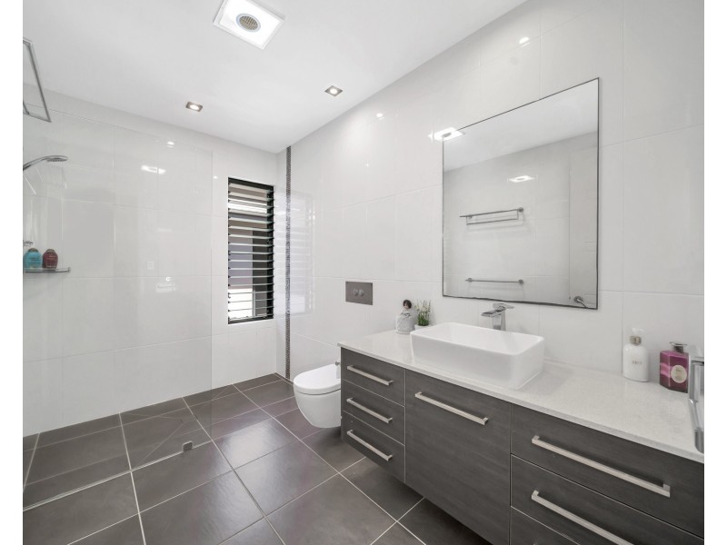 169B Alexander Dr, Mission Beach QLD 4852