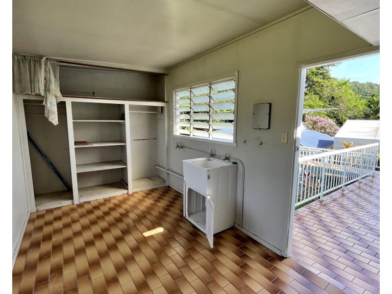 7 Cutten St, Bingil Bay QLD 4852