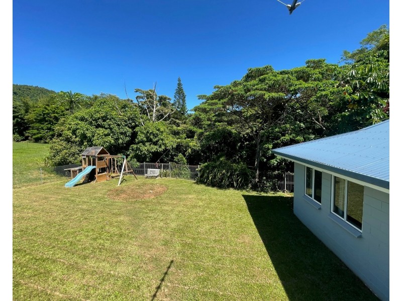 7 Cutten St, Bingil Bay QLD 4852