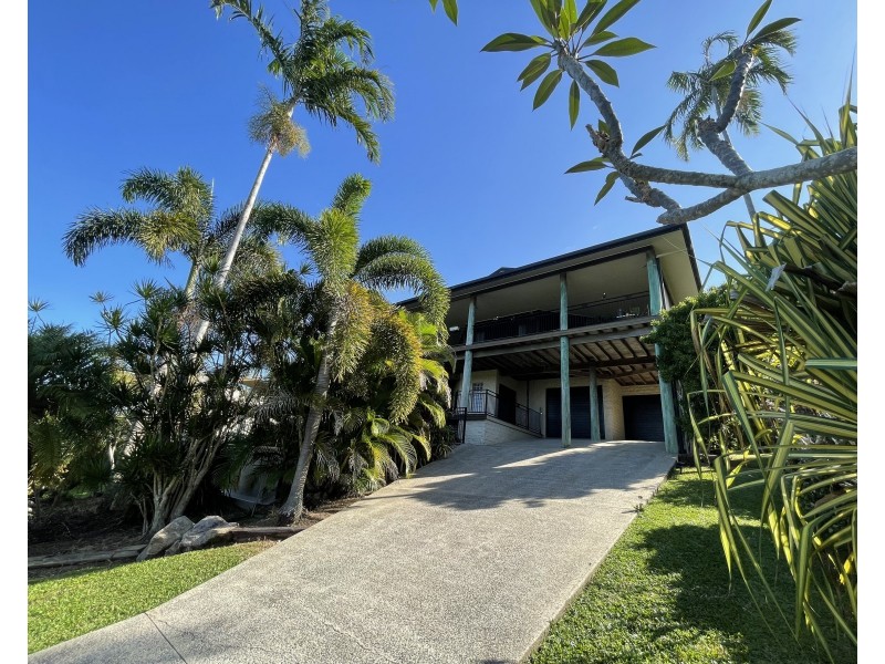 24 Dunkalli Cres, Wongaling Beach QLD 4852