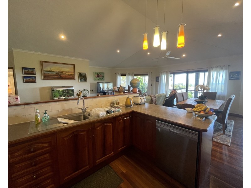 24 Dunkalli Cres, Wongaling Beach QLD 4852