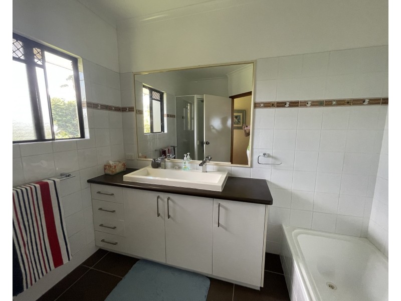 24 Dunkalli Cres, Wongaling Beach QLD 4852
