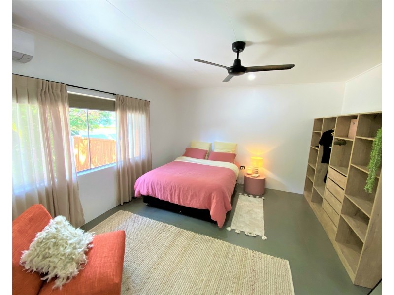 25 Banfield Pde, Wongaling Beach QLD 4852