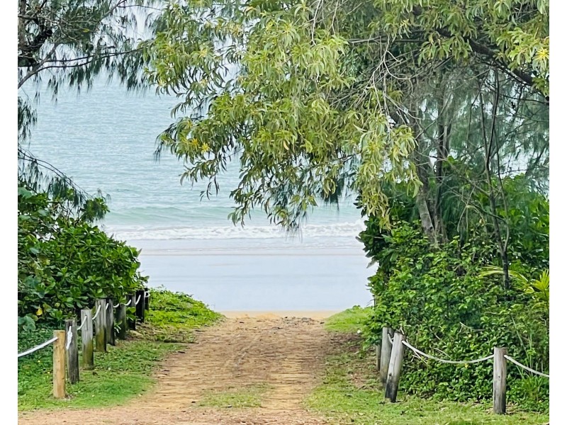 25 Banfield Pde, Wongaling Beach QLD 4852