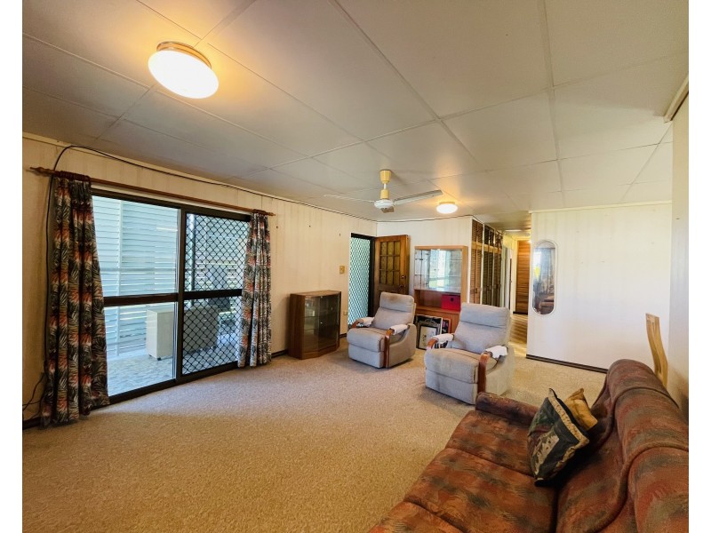 12 Francis Martin St, El Arish QLD 4855