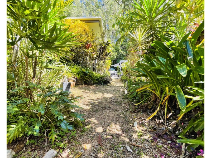 6 Sanctuary Cres, Wongaling Beach QLD 4852